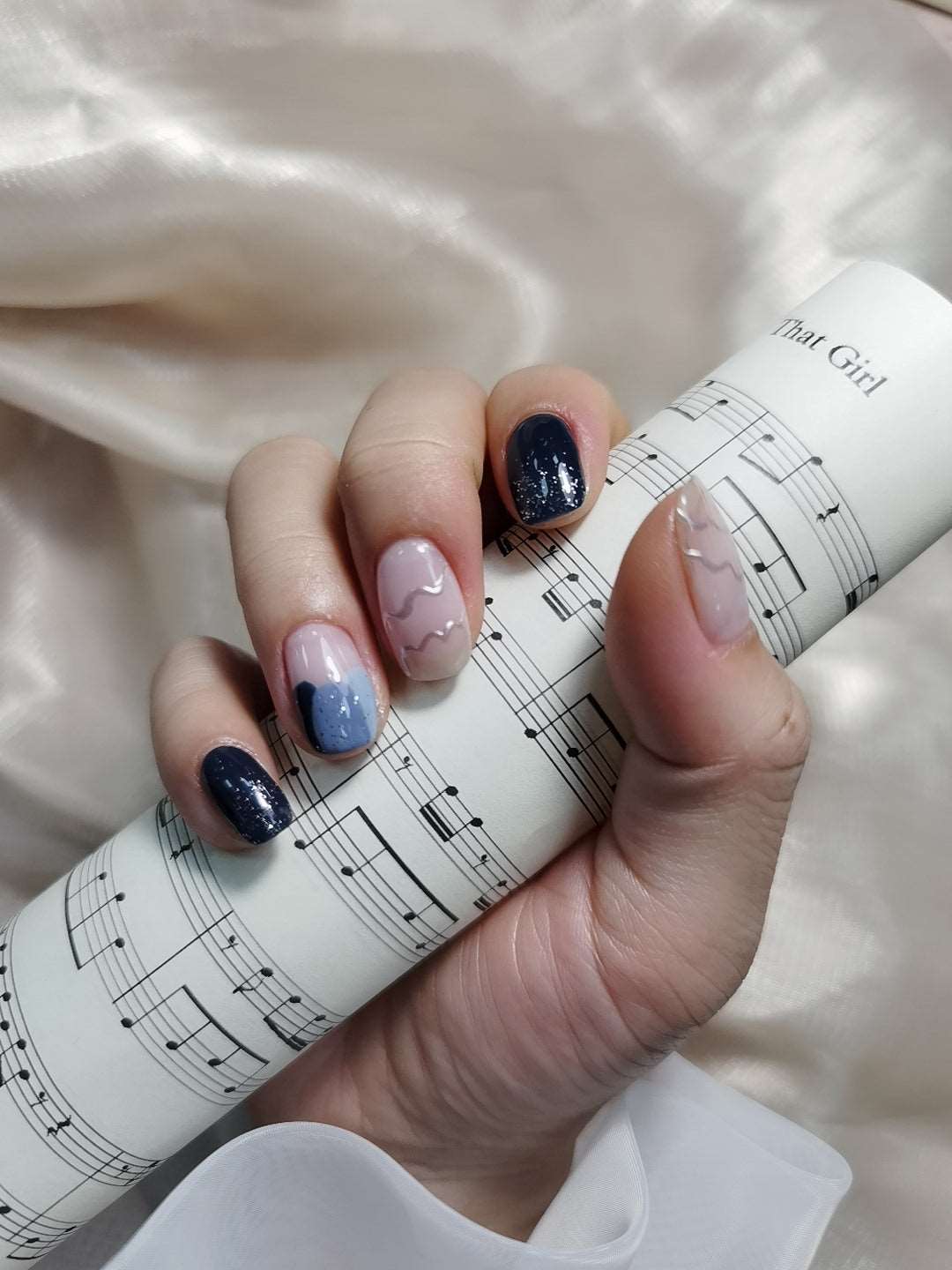 blue nails
