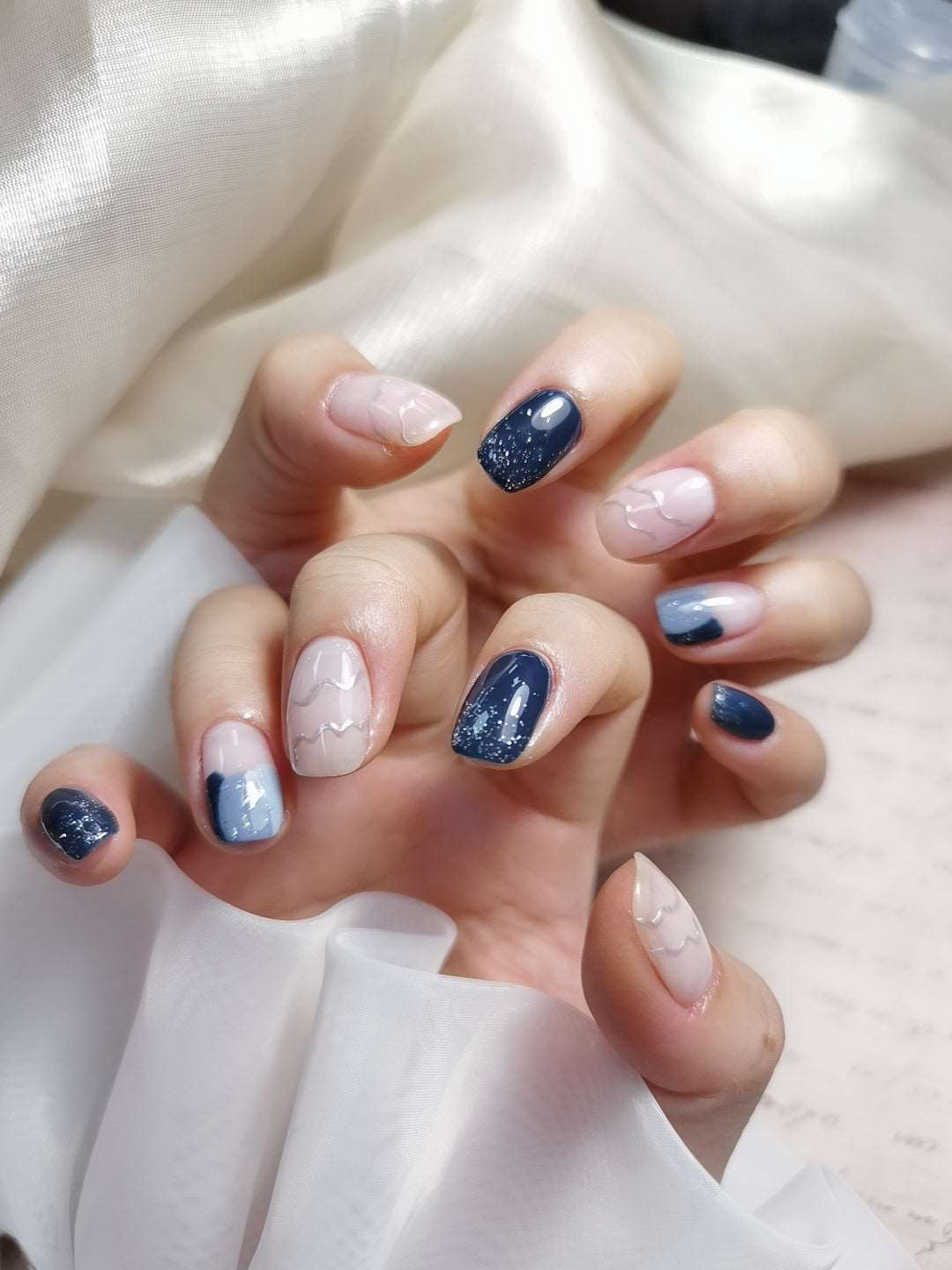 blue acrylic nails