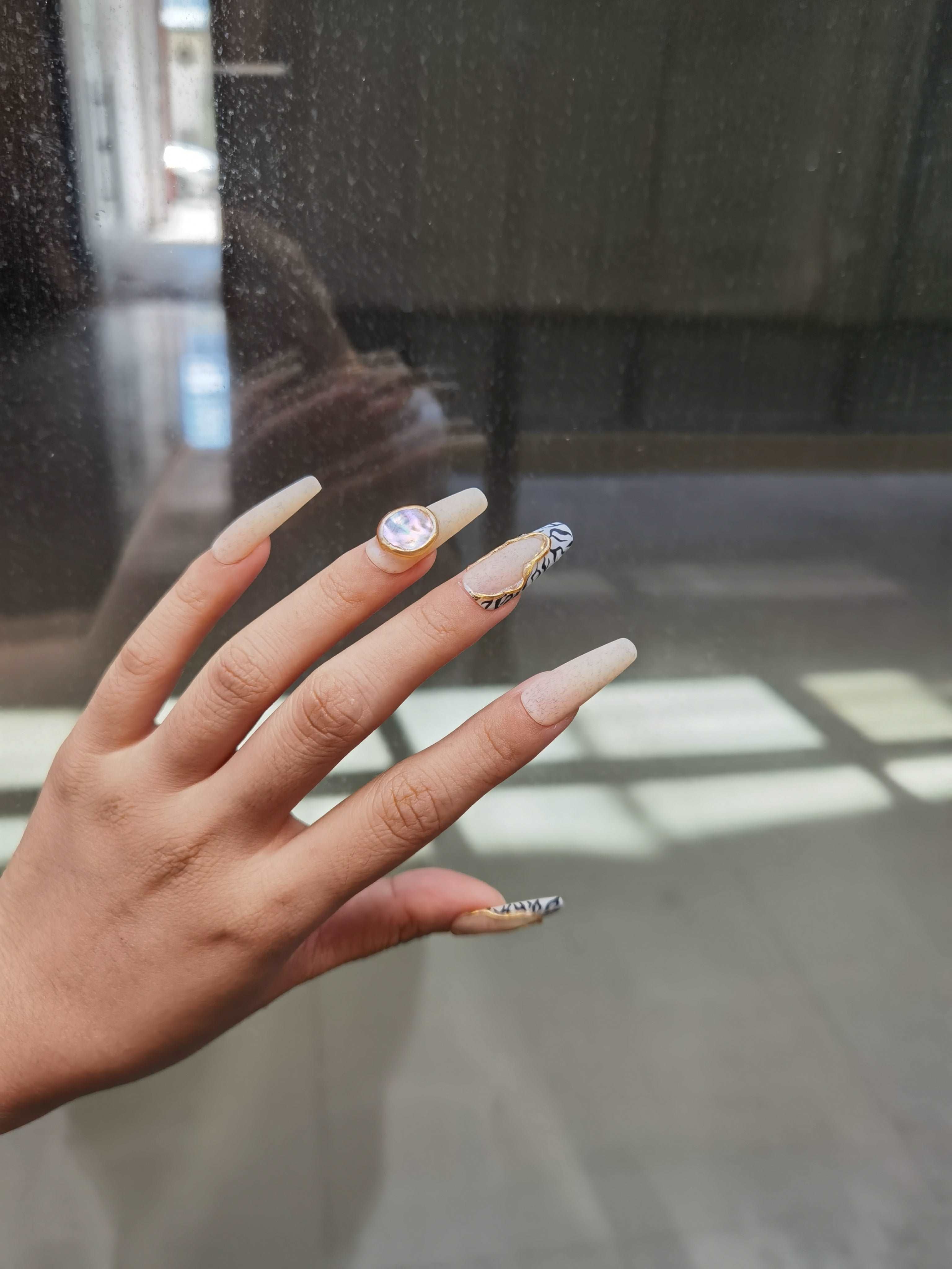 amber heard nail polish