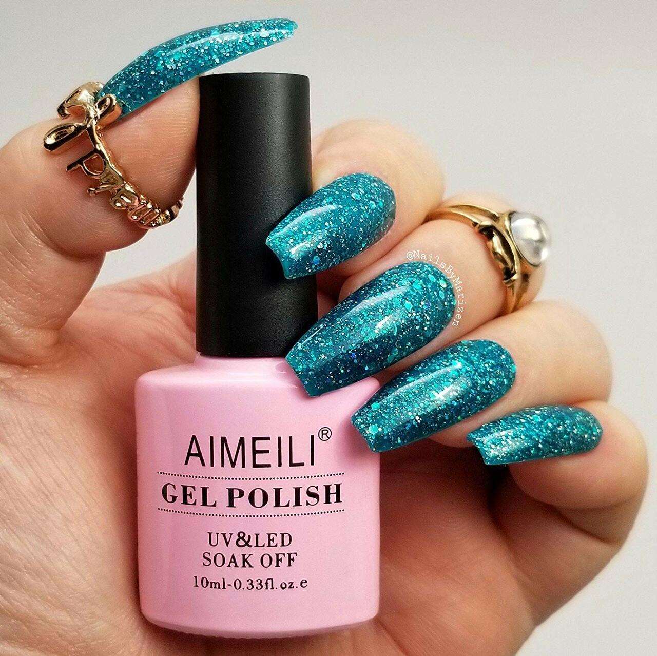 dark green christmas nails
