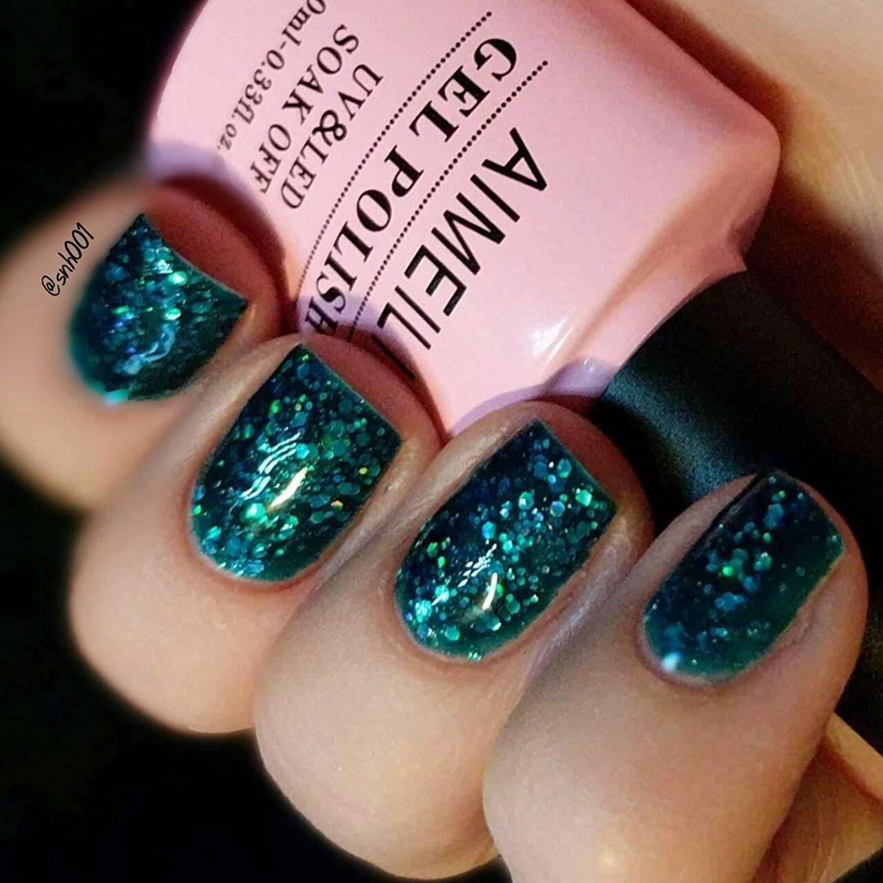 christmas green nails