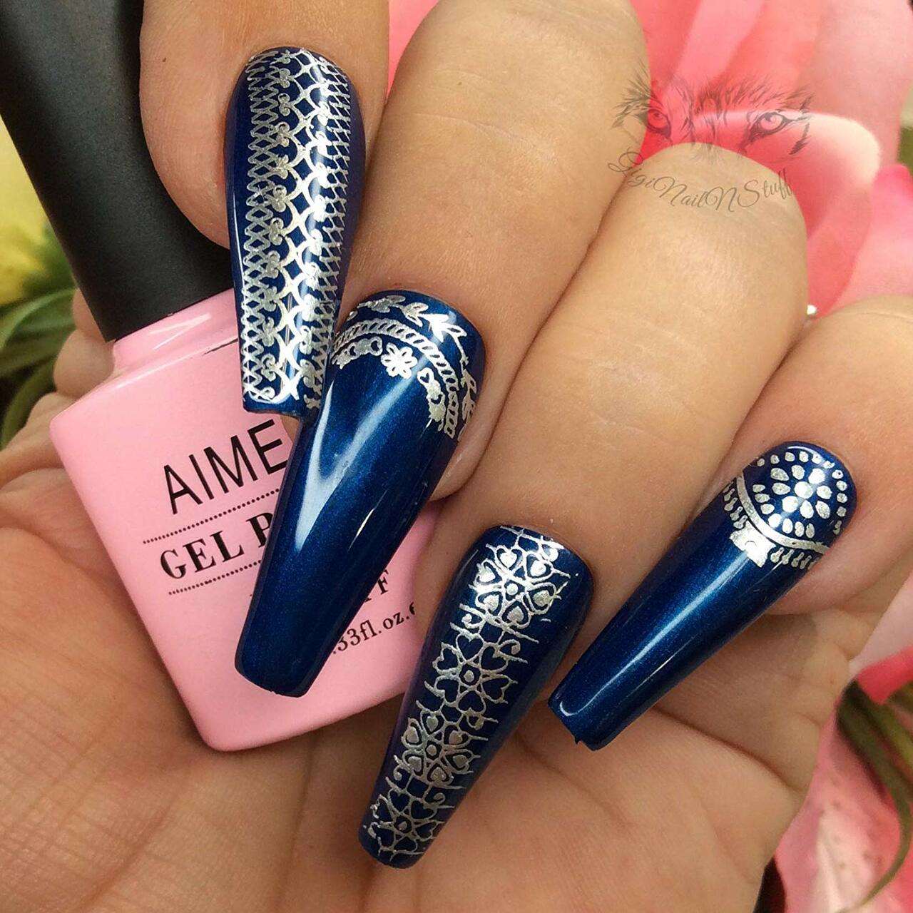 blue nails