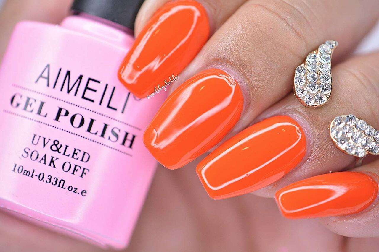 summer orange nails