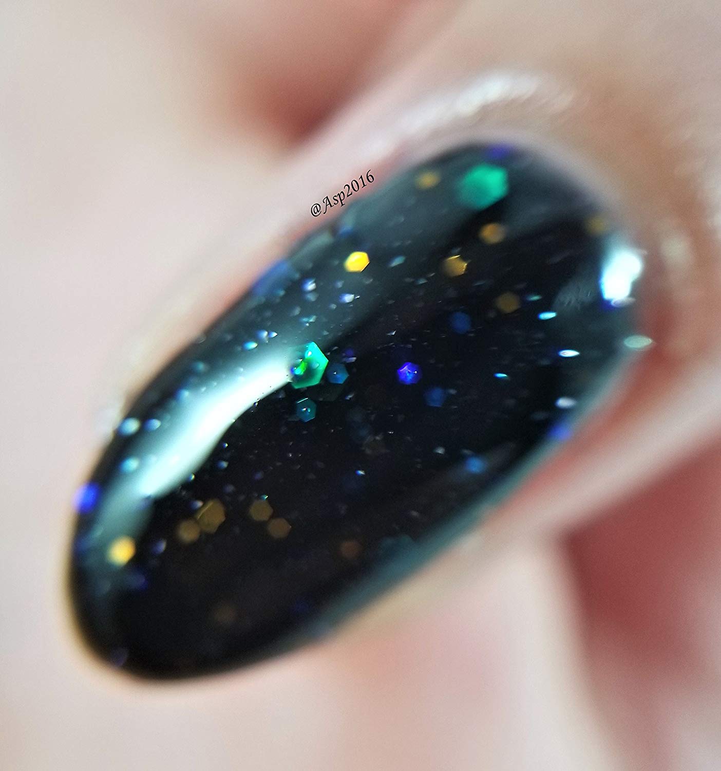 black and gold glitter nails