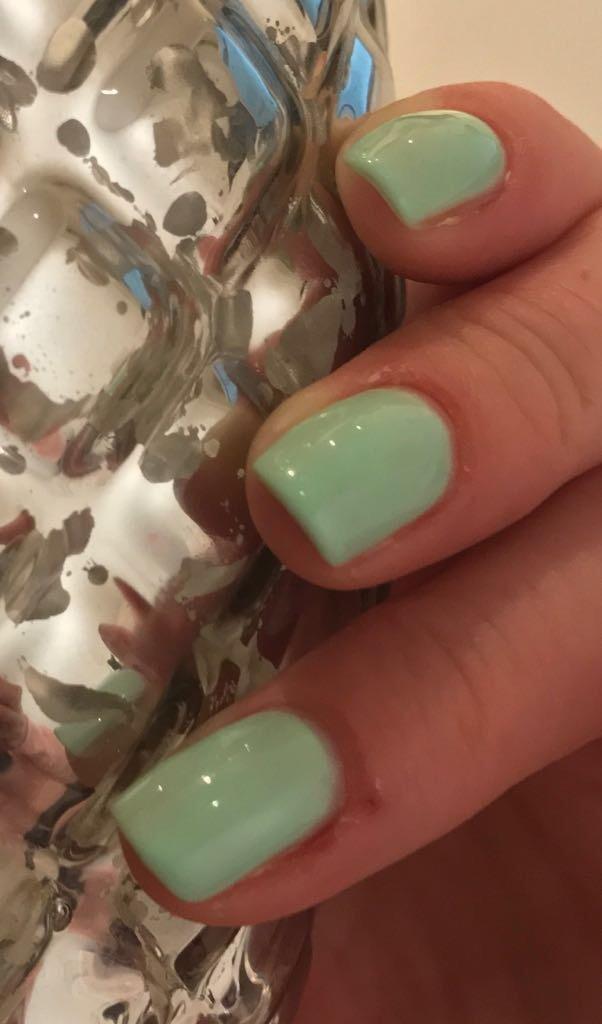 mint green nails