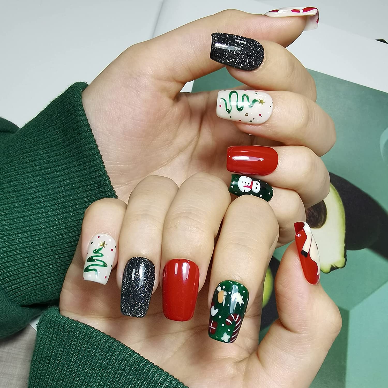 emerald green nails