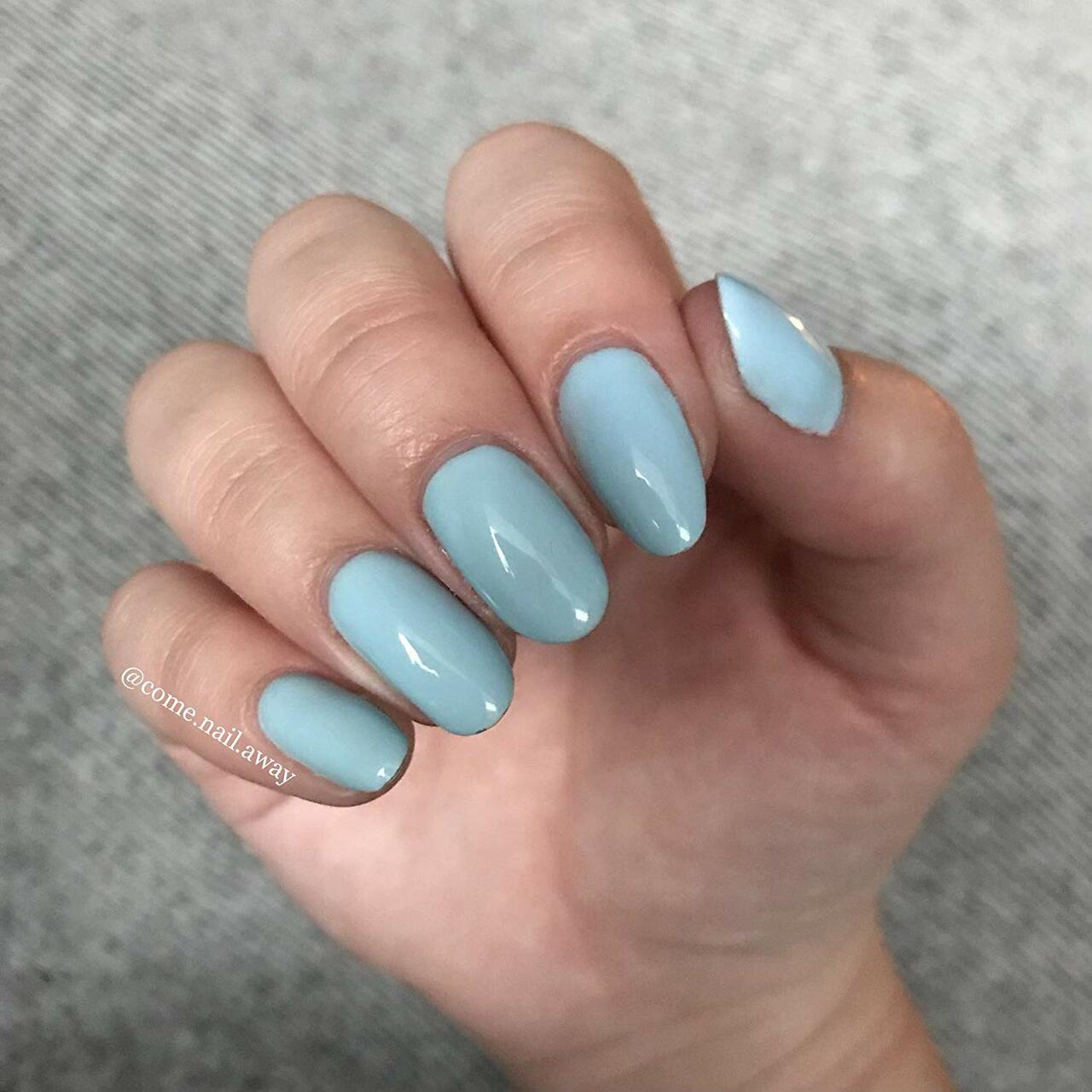 baby blue nails design