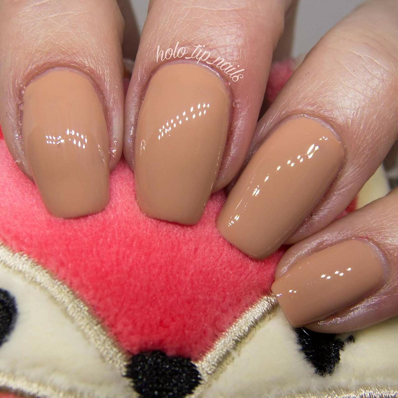nude color nail polish