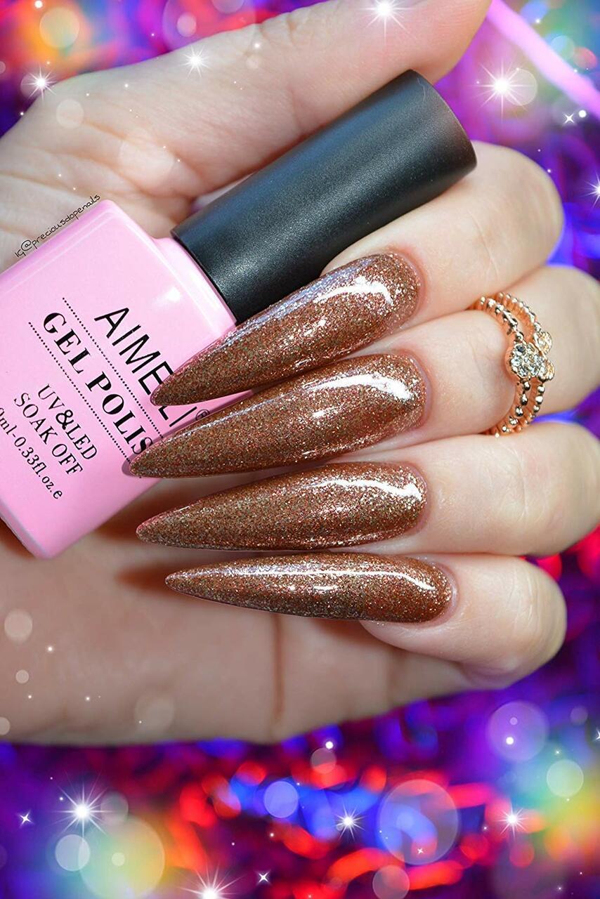 gold nail polish