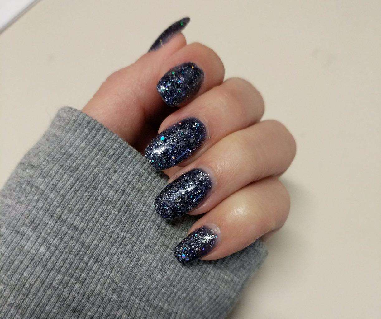 sparkle glitter nails