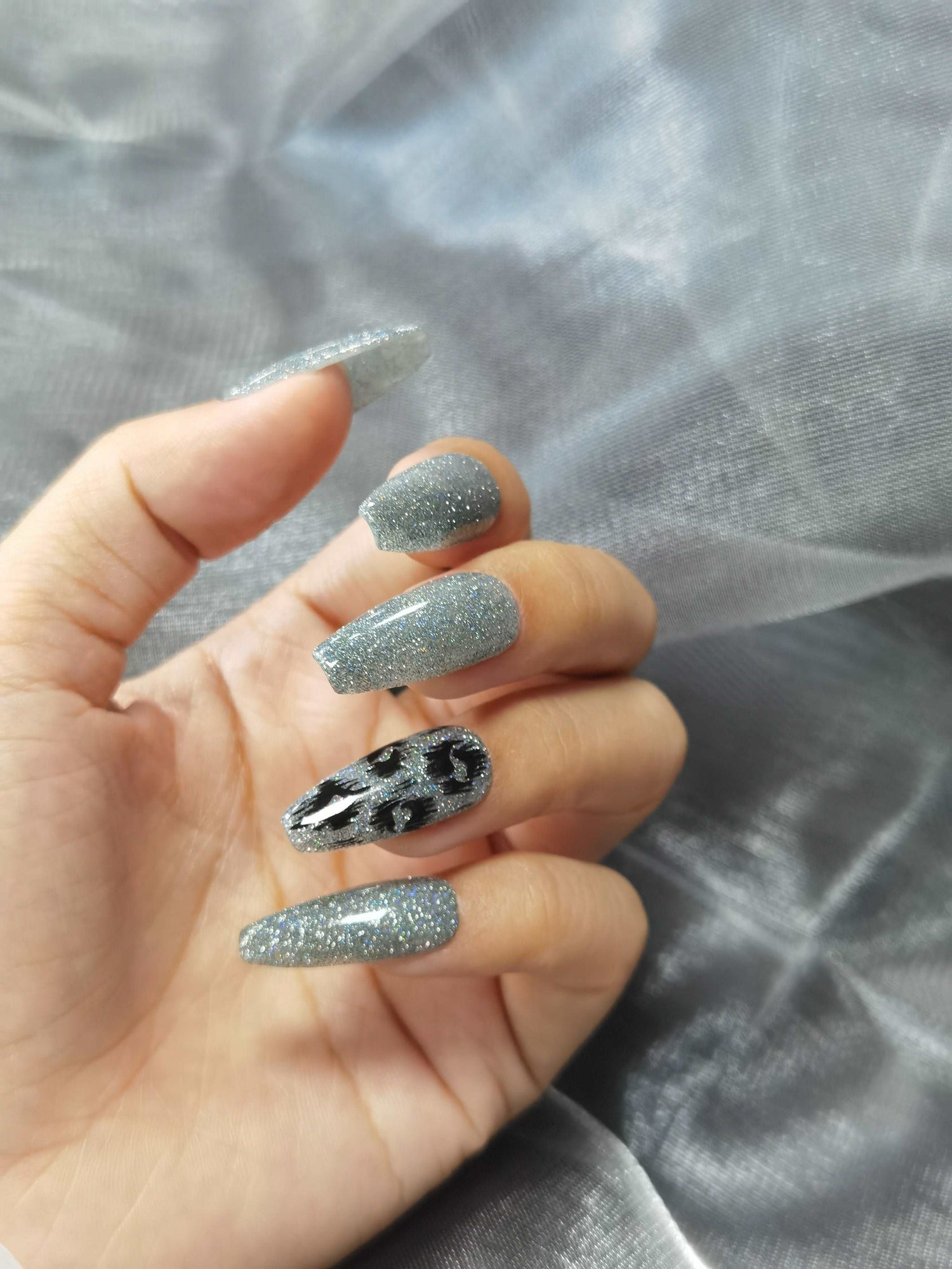 reflective nail glitter 