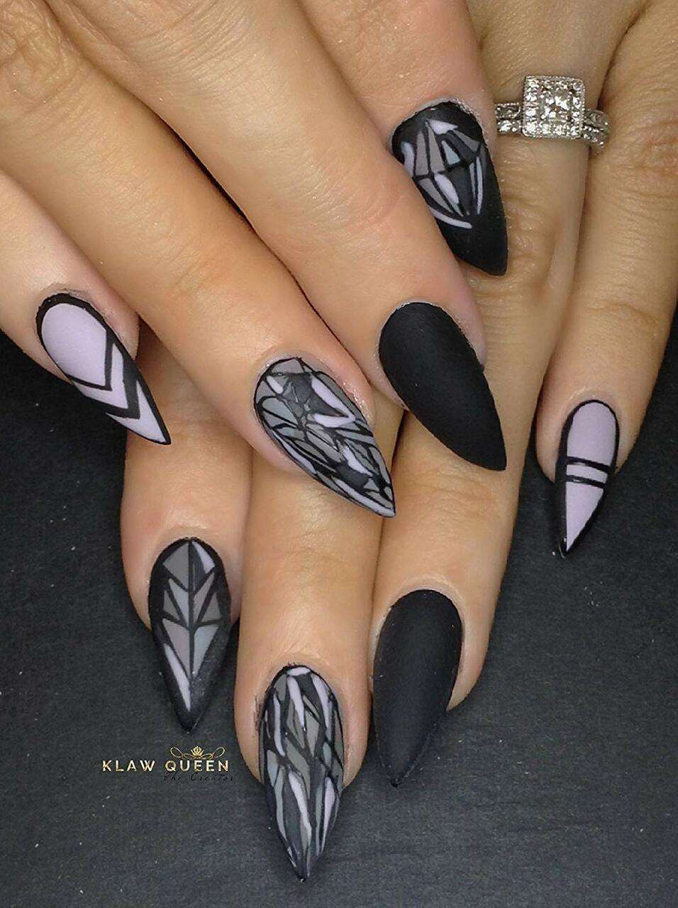 nail polish black