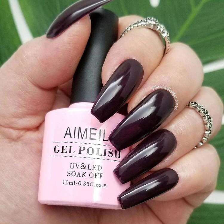 burgundy nail color