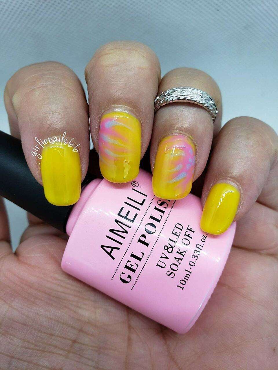 yellow acrylic nails 