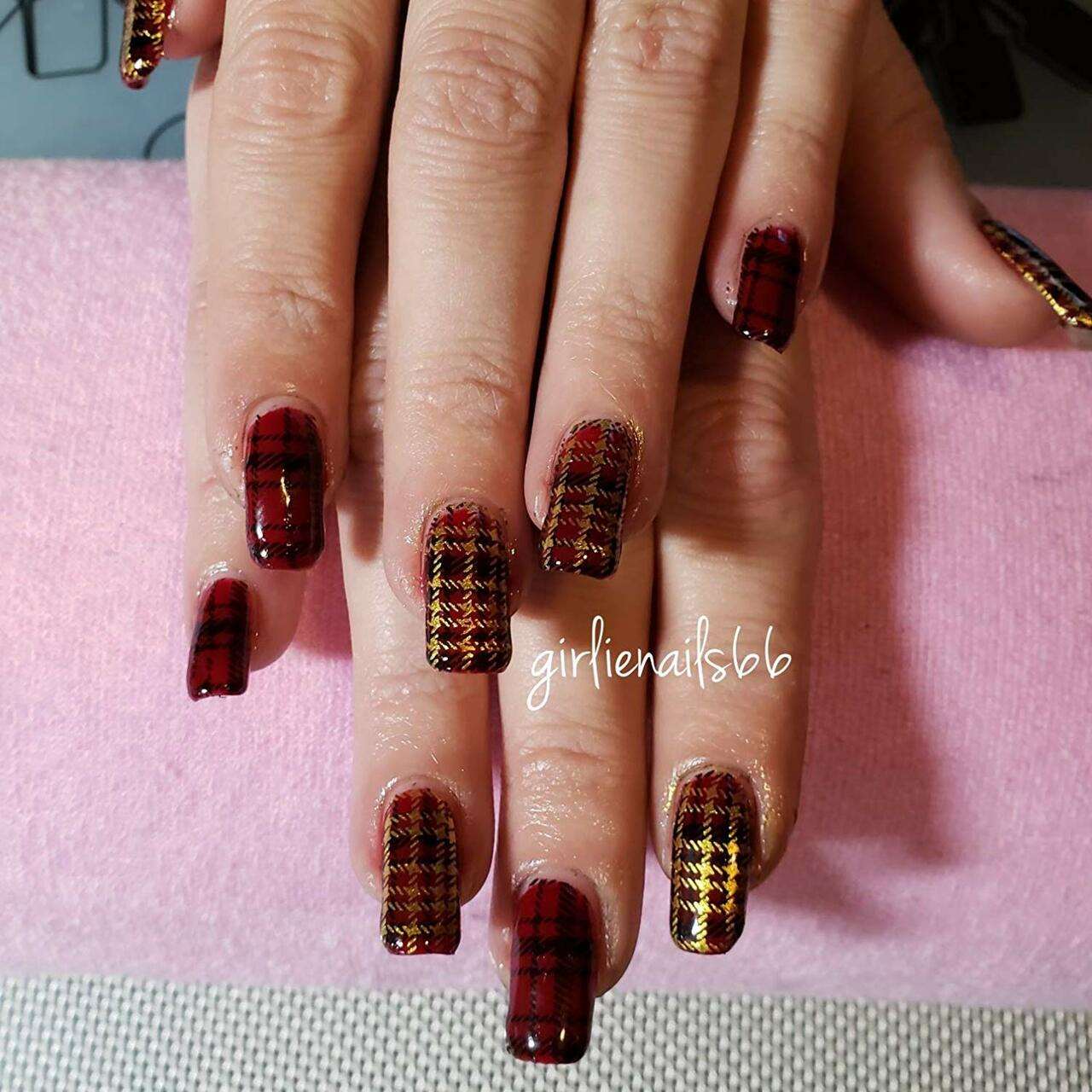 45+ Stunning Red and Gold Nails For A Sophisticated Manicure | Stylish nails,  Red and gold nails, Red nails