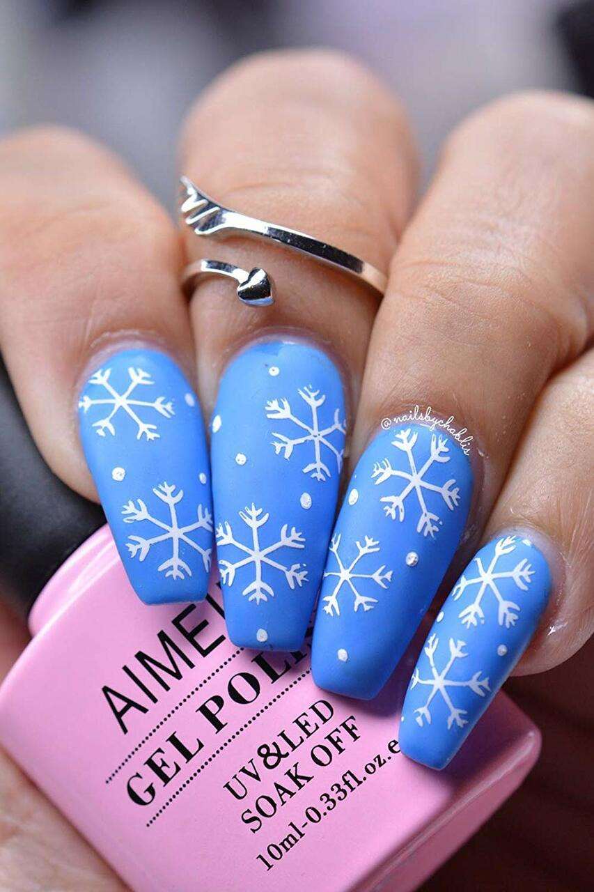 electric blue nail polish