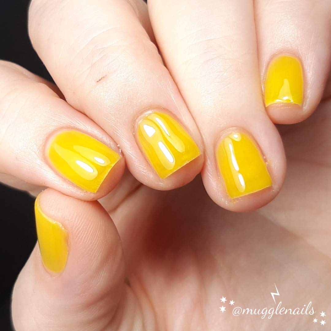light yellow nails design