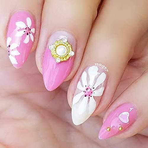 bubblegum pink nails with design